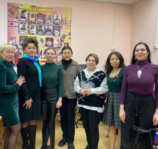 Заслуженная артистка России и Якутии Марина Силина провела мастер-классы по вокалу /    