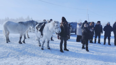 22 февраля коневод Дугуйдан Винокуров отправится в новый поход на якутских лошадях / Мария Архипова   