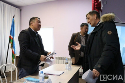 Строительство домов, ремонт детского сада и мобильный интернет интересовали жителей Теплого Ключа / Дьулустаан Сергеев   