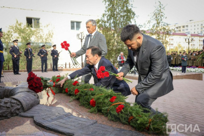 В Якутске почтили память героев Второй мировой войны и победы над милитаристской Японией / Николай Борисов   