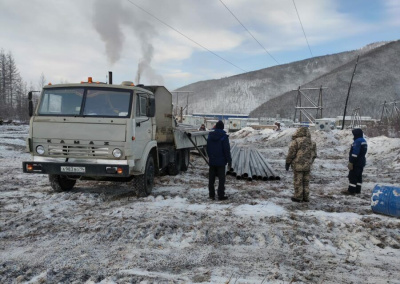 ЛОРП оказал помощь в восстановлении центрального водовода в поселке Солнечный / ЯСИА   