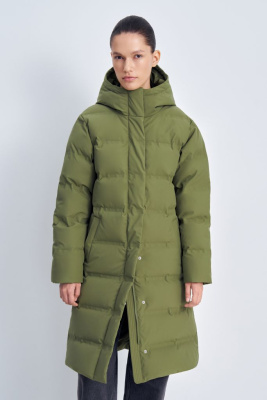 Пуховое стеганое пальто с капюшоном