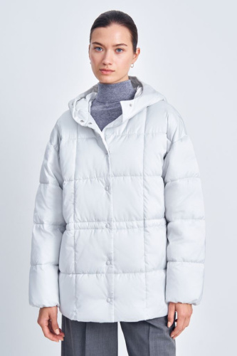 Куртка на кнопках с капюшоном