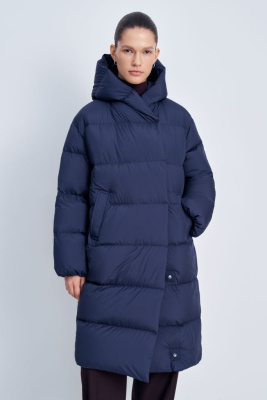Пуховое стеганое пальто с капюшоном