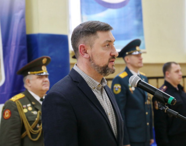 Мы работаем на страну /    