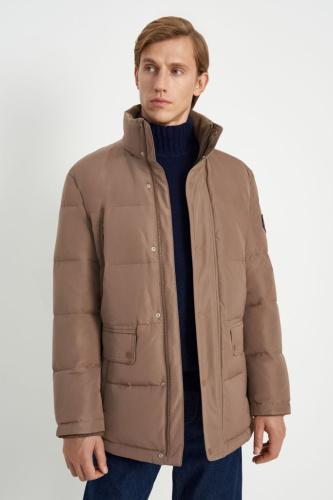 Пуховое полупальто со съемным капюшоном