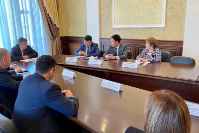 Состоялась встреча представителей АК «Железные дороги Якутии» с руководством ДВГУПС / ЯСИА   