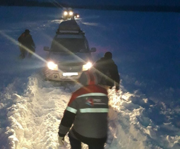 В Якутии спасли рыбаков, застрявших из-за пурги / ЯСИА   Республика Саха (Якутия)