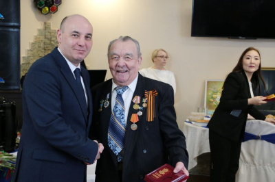 У нас есть кому подражать /    