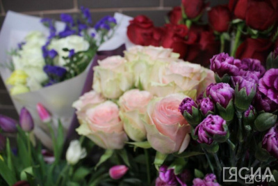 Николай Дегтярев: «Пусть у женщин Якутии будет меньше хлопот, побольше радостных дней и успехов» / ЯСИА Якутск Якутск Республика Саха (Якутия)