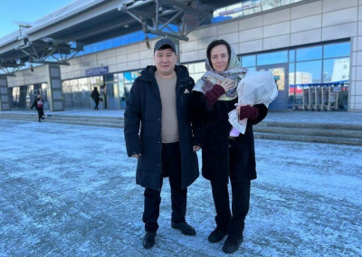 В Якутск на турнир памяти Романа Дмитриева прибыла серебряный призер Олимпийских игр Анна Карташова / Дьулустаан Сергеев   