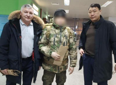Делегация Минпреда Якутии встретила бойцов, прибывших в отпуск из зоны СВО / ЯСИА   