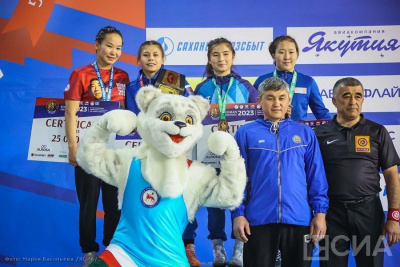 Якутские чемпионки удивили тренеров на международном турнире Романа Дмитриева / Дьулустаан Сергеев   