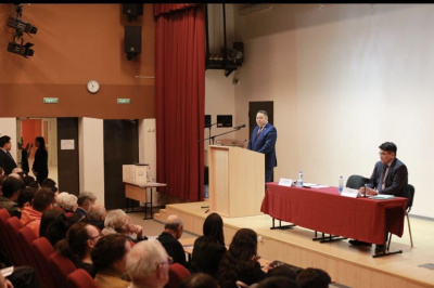 Председатель Якутской гордумы Альберт Семенов представил отчет о деятельности за прошедший год / ЯСИА   