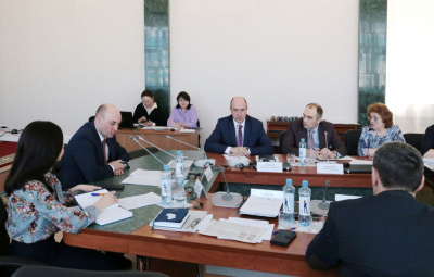 Районная власть и углеводородный сектор обсуждают общие планы /    