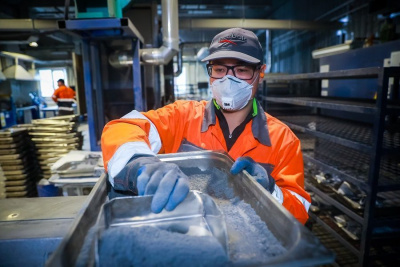 Научный подход к производству. Как работает исследовательская лаборатория Нежданинского ГОКа / ЯСИА   