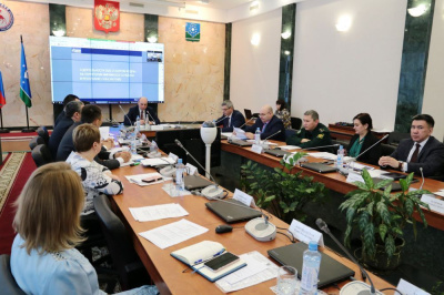 Ведут разведку месторождений /    