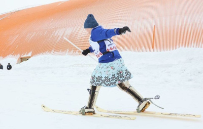 Стали известны имена победителей в беге с палкой на широких лыжах на чемпионате по оленеводству / Анастасия Филиппова   