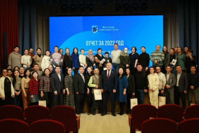 В микрорайоне «Прометей» состоялся отчет председателя Якутской гордумы Альберта Семенова / ЯСИА   