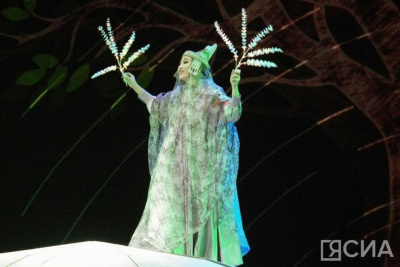 Спектакль по Олонхо деда Айсена Николаева впервые показали в Якутске / Саина Титова Якутск Якутск Республика Саха (Якутия)