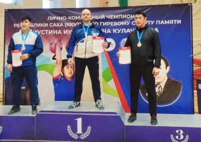 Работник «Якутугля» стал чемпионом по гиревому спорту / ЯСИА   