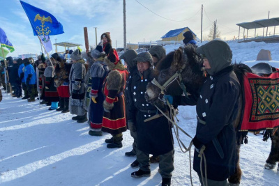 Соревнования коневодов, выставка жеребцов и круглый стол: в Амге отмечают День коневода-табунщика / ЯСИА   