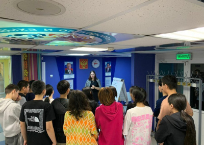 Профильная смена «Расскажи о главном» открылась в центре «Сосновый бор» в Якутске / ЯСИА Якутск Якутск Республика Саха (Якутия)