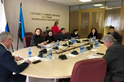 Круглый стол о субсидиях и льготах по оплате ЖКУ провели в Ил Тумэне / ЯСИА   