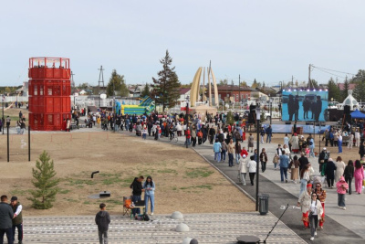 Вилюйск преображается: в День города на набережной «Поющие пески» зазвучала новая музыка / ЯСИА Вилюйск Вилюйский Республика Саха (Якутия)