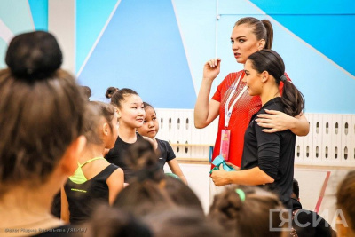 Именитые гимнастки Лала Крамаренко и Ксения Дудкина провели мастер-класс для юных якутян / Анастасия Филиппова   