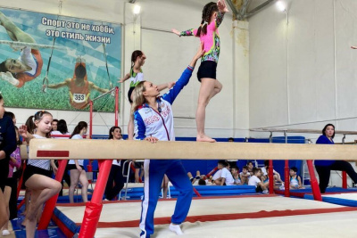 Гимнасты Никита и Дарья Нагорные провели мастер-класс для юных атлетов Якутска / Айаал Аргунов Якутск Якутск Республика Саха (Якутия)