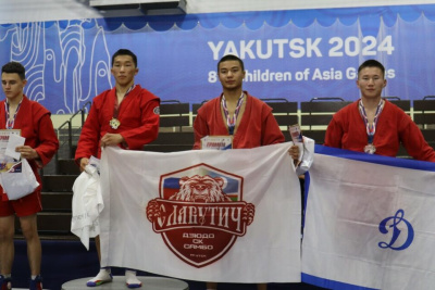 В Якутске провели всероссийский турнир по боевому самбо памяти Александра Рыжикова / Дьулустаан Сергеев   