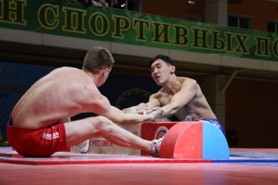 На счету якутян пять золотых медалей второго дня чемпионата России по мас-рестлингу / Дьулустаан Сергеев   