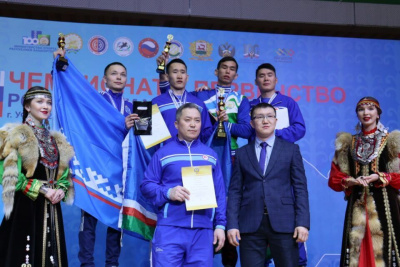 Мас-рестлер Дмитрий Саввин: «Хочу получить звание заслуженного мастера спорта России» / Дьулустаан Сергеев   