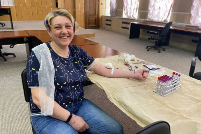 Сотрудники ЛОРПа сдали кровь для пациентов Национального центра медицины Якутии / ЯСИА   