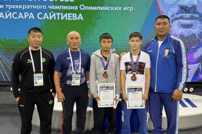 Якутские борцы завоевали медали турнира памяти Бувайсара Сайтиева / Дьулустаан Сергеев   