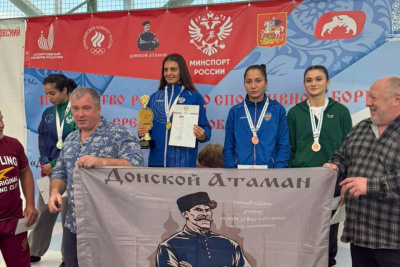 Якутянка стала призёром первенства России по женской борьбе / Дьулустаан Сергеев   