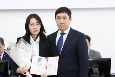 Студентам СВФУ вручили именные стипендии от «РИК Плюс» / ЯСИА   