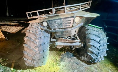 Четверо детей на вездеходе врезались в столб в Вилюйском районе / ЯСИА   