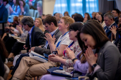 «Хаматовой нет места в России»: на окружном семинаре обсудили деятелей культуры, покинувших страну / ЯСИА   