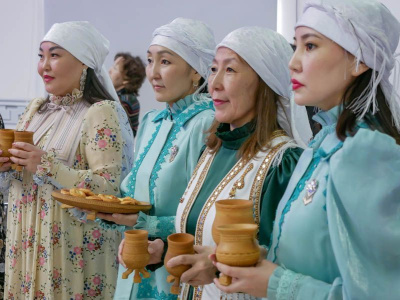 В Якутске презентовали монографию Ивана Николаева о происхождении народа саха / ЯСИА Якутск Якутск Республика Саха (Якутия)