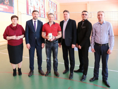 Начинают приезжать отпускники /    