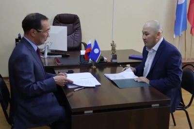 Глава Якутии работает в Нижнеколымском районе / ЯСИА   