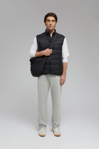 Стеганый пуховый жилет