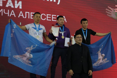 Верхневилюйский улус вернул себе кубок победителей чемпионата Якутии по хапсагаю / Дьулустаан Сергеев   