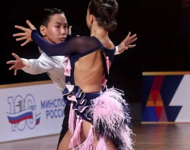 Юные спортсмены из Якутии пробились в 1/8 финала первенства России по спортивным танцам / ЯСИА   