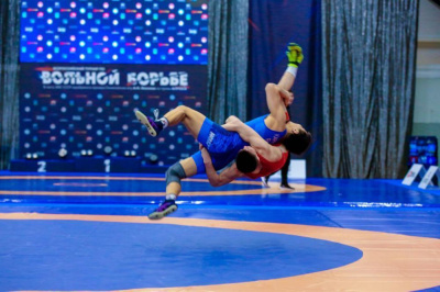 Якутяне завоевали четыре золота на всероссийском турнире по вольной борьбе на призы АЛРОСА в Мирном /  Мирный Мирнинский Республика Саха (Якутия)