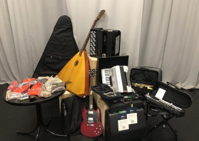 Новые музыкальные инструменты и оборудование поступили в ДШИ Алдана и Вилюйска / ЯСИА   