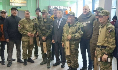 В аэропорту Якутска встретили бойцов, прибывших из зоны спецоперации в отпуск / ЯСИА Якутск Якутск Республика Саха (Якутия)