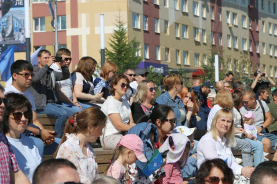 В Удачном четыре многодетные семьи получили 200 тысяч рублей вместо бесплатного земельного участка /    